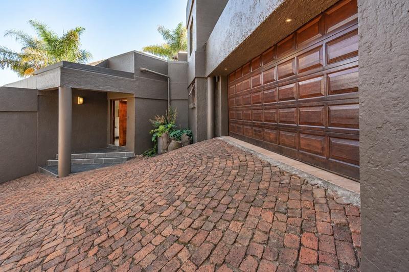 To Let 4 Bedroom Property for Rent in Waterkloof Ridge Gauteng