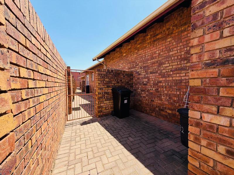 2 Bedroom Property for Sale in Bartlett Gauteng
