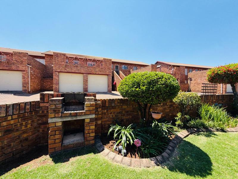 2 Bedroom Property for Sale in Bartlett Gauteng