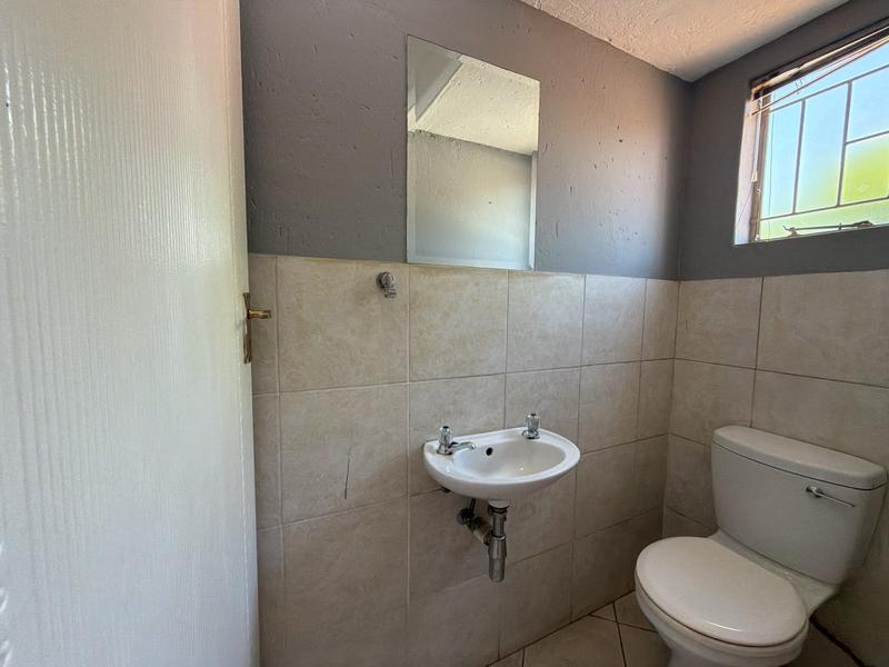 2 Bedroom Property for Sale in Groeneweide Gauteng