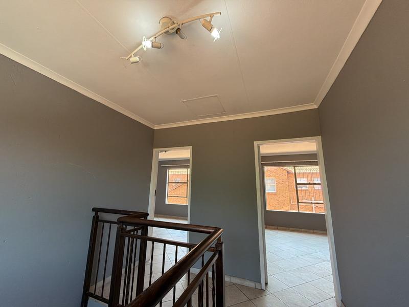 2 Bedroom Property for Sale in Groeneweide Gauteng