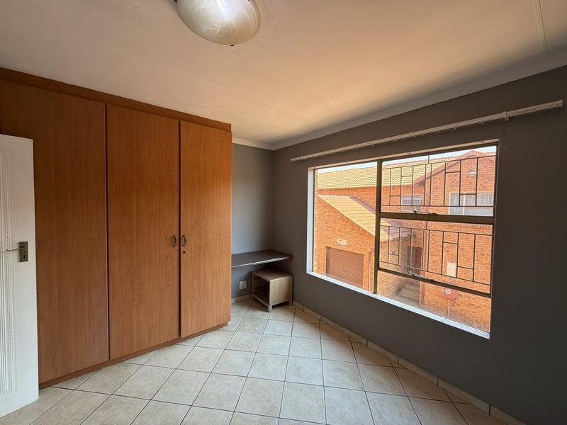 2 Bedroom Property for Sale in Groeneweide Gauteng
