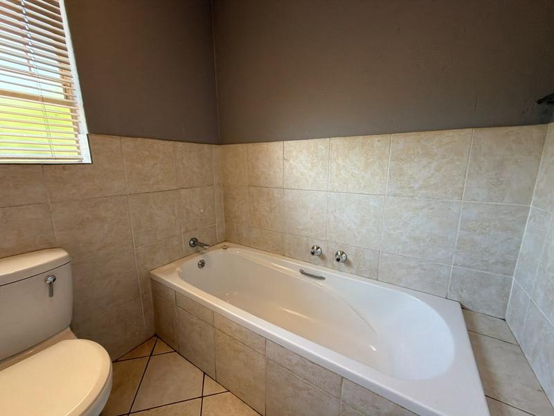 2 Bedroom Property for Sale in Groeneweide Gauteng