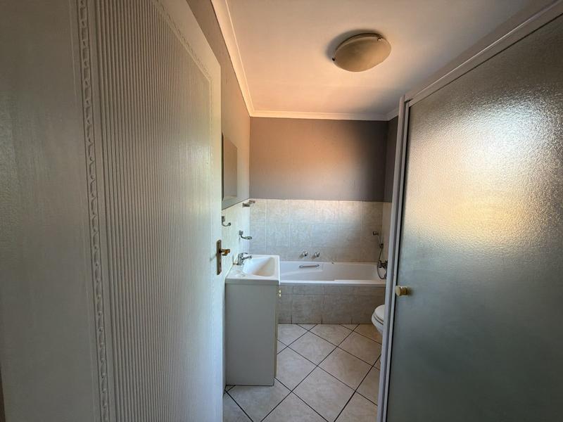 2 Bedroom Property for Sale in Groeneweide Gauteng