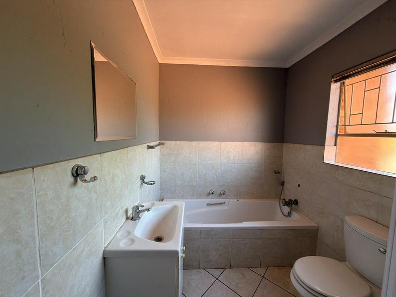 2 Bedroom Property for Sale in Groeneweide Gauteng