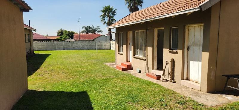4 Bedroom Property for Sale in Rustivia Gauteng
