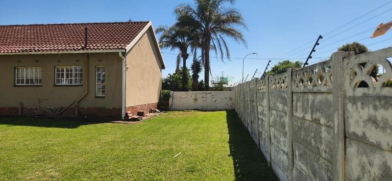 4 Bedroom Property for Sale in Rustivia Gauteng