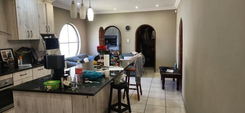 4 Bedroom Property for Sale in Rustivia Gauteng
