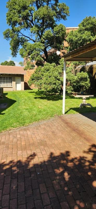 4 Bedroom Property for Sale in Rustivia Gauteng