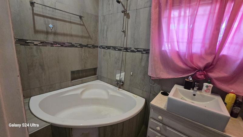 To Let 1 Bedroom Property for Rent in Elspark Gauteng