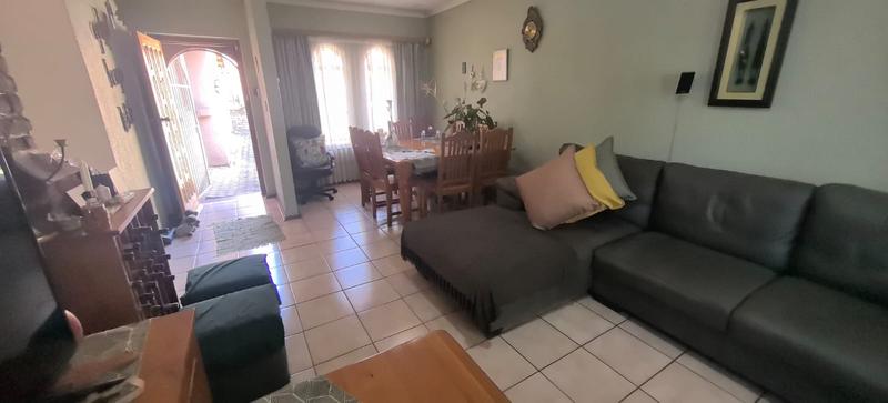 5 Bedroom Property for Sale in Wilro Park Gauteng