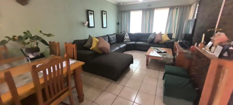 5 Bedroom Property for Sale in Wilro Park Gauteng