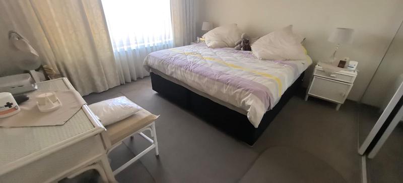5 Bedroom Property for Sale in Wilro Park Gauteng