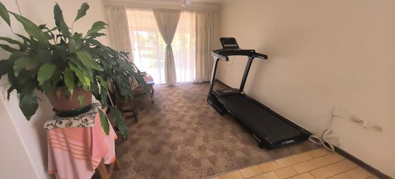 5 Bedroom Property for Sale in Wilro Park Gauteng