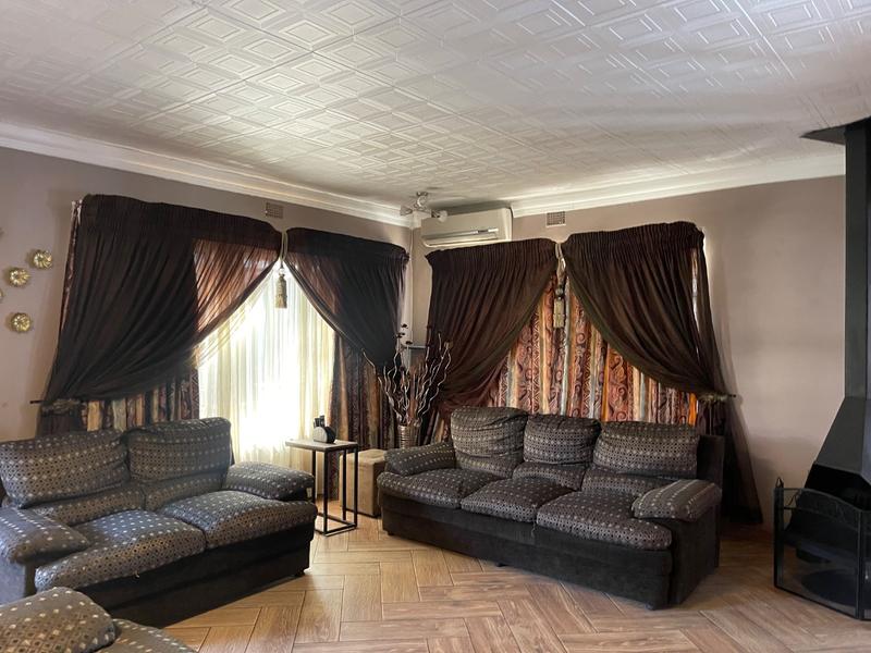 4 Bedroom Property for Sale in Vanderbijlpark SE 4 Gauteng