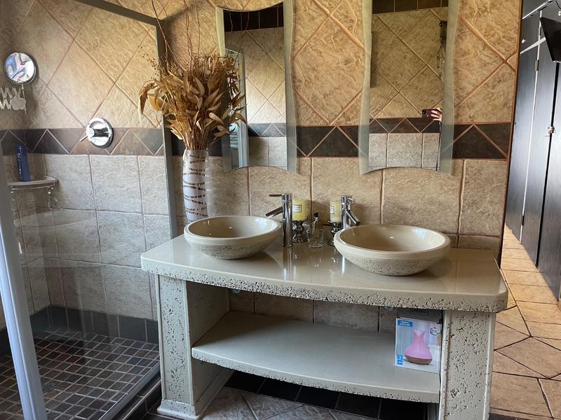 4 Bedroom Property for Sale in Vanderbijlpark SE 4 Gauteng