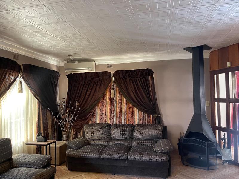 4 Bedroom Property for Sale in Vanderbijlpark SE 4 Gauteng