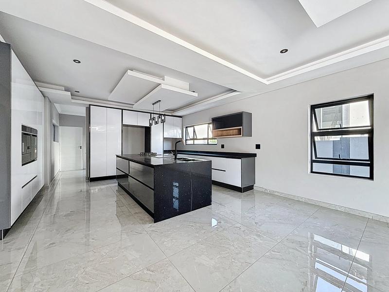 6 Bedroom Property for Sale in Six Fountains Residential Estate Gauteng
