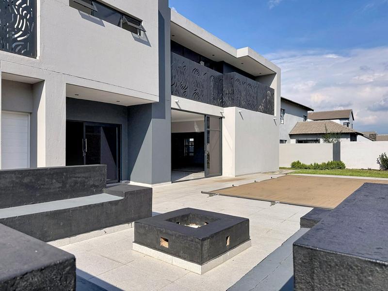 6 Bedroom Property for Sale in Six Fountains Residential Estate Gauteng