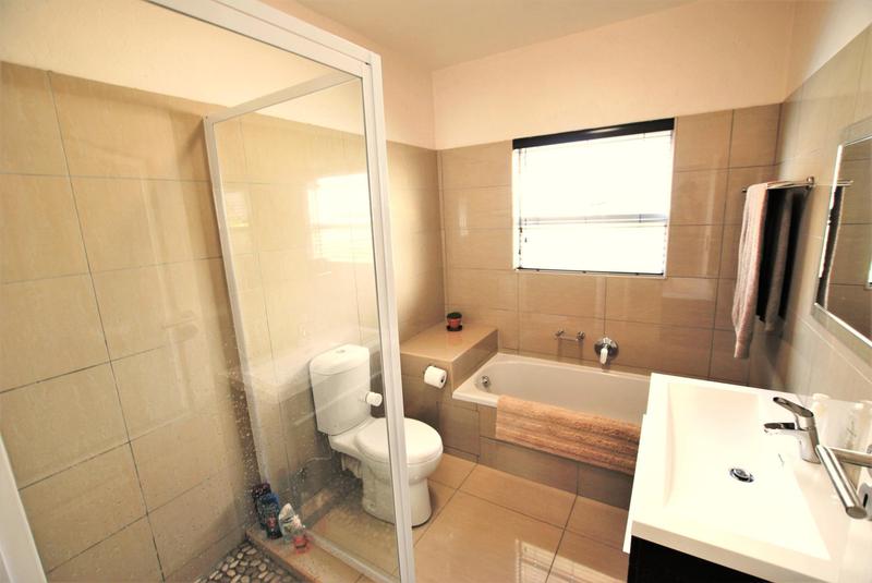 To Let 2 Bedroom Property for Rent in Edenburg Gauteng