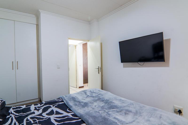 1 Bedroom Property for Sale in Lonehill Gauteng