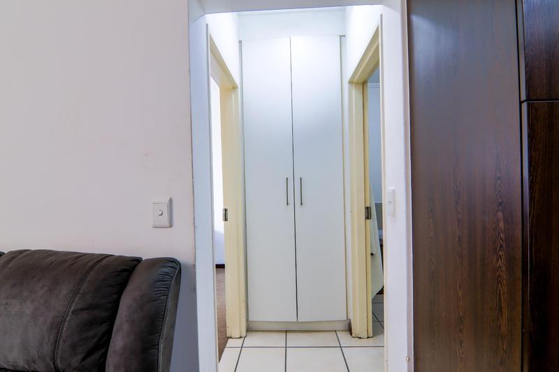1 Bedroom Property for Sale in Lonehill Gauteng