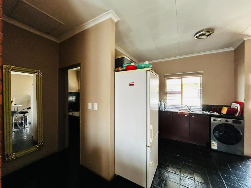 1 Bedroom Property for Sale in Carlswald Gauteng