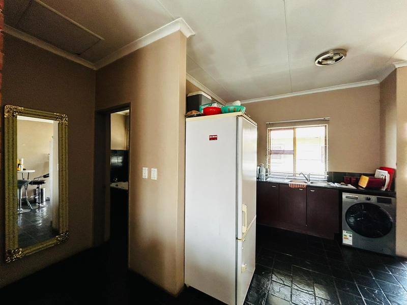 1 Bedroom Property for Sale in Carlswald Gauteng