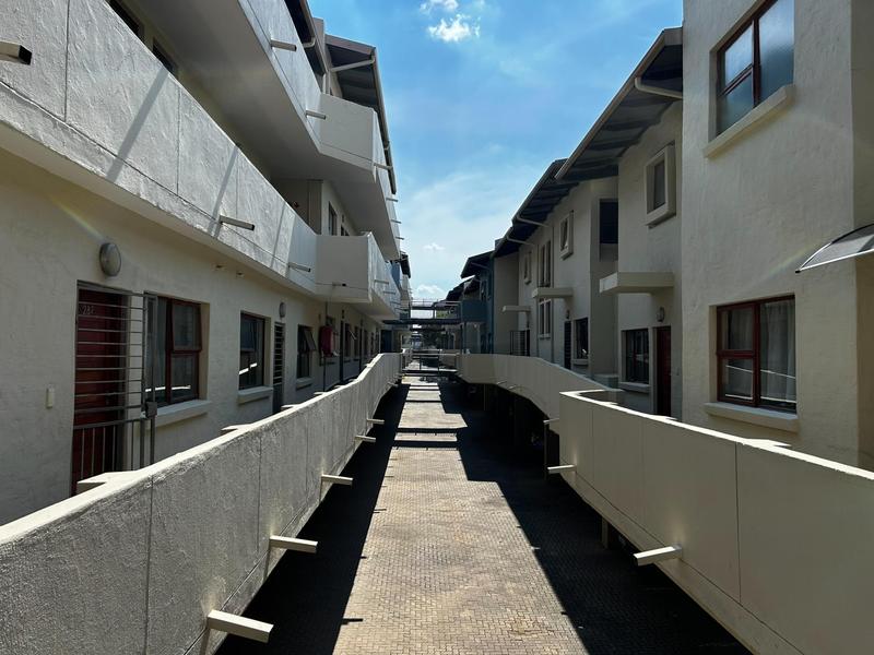 1 Bedroom Property for Sale in Carlswald Gauteng