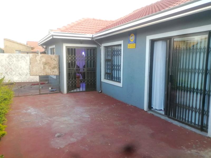 3 Bedroom Property for Sale in Vosloorus Gauteng