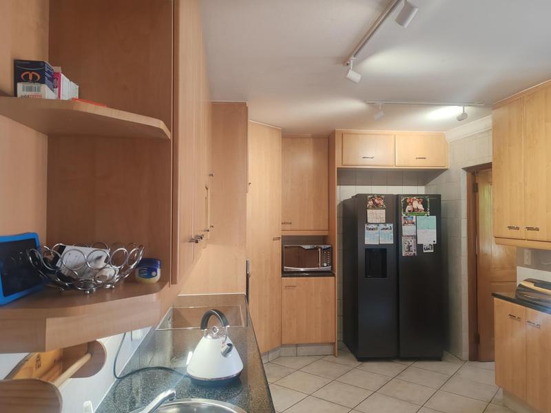 To Let 4 Bedroom Property for Rent in Bedfordview Gauteng
