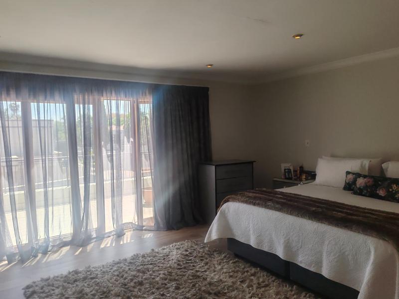 To Let 4 Bedroom Property for Rent in Bedfordview Gauteng