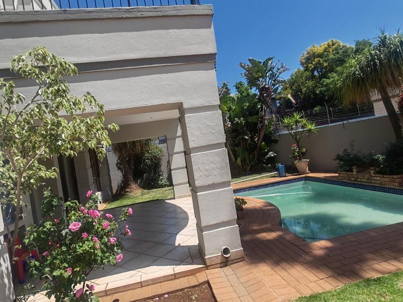 To Let 4 Bedroom Property for Rent in Bedfordview Gauteng