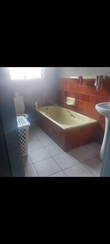 4 Bedroom Property for Sale in Rondebult Gauteng