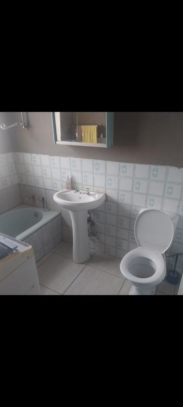4 Bedroom Property for Sale in Rondebult Gauteng