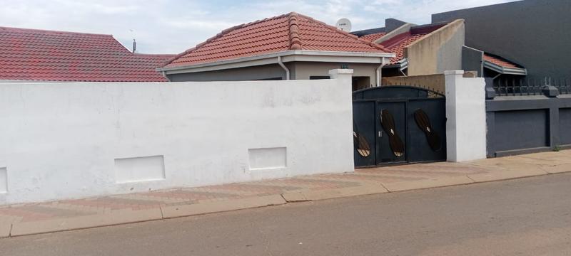 To Let 2 Bedroom Property for Rent in Likole Gauteng