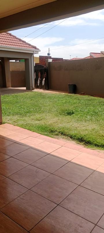 To Let 2 Bedroom Property for Rent in Likole Gauteng