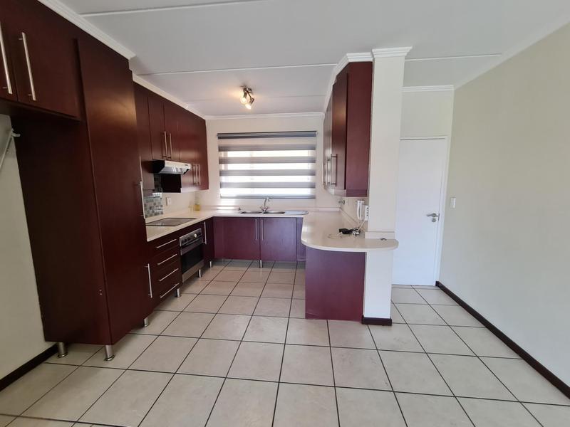 2 Bedroom Property for Sale in Sunninghill Gauteng