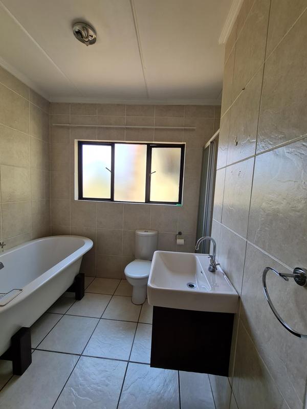 2 Bedroom Property for Sale in Sunninghill Gauteng