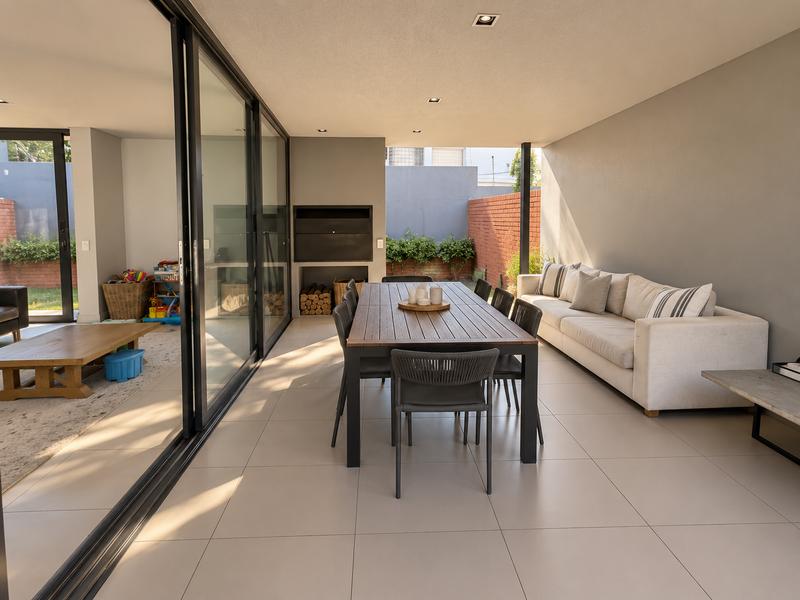 To Let 4 Bedroom Property for Rent in Waterkloof Ridge Gauteng