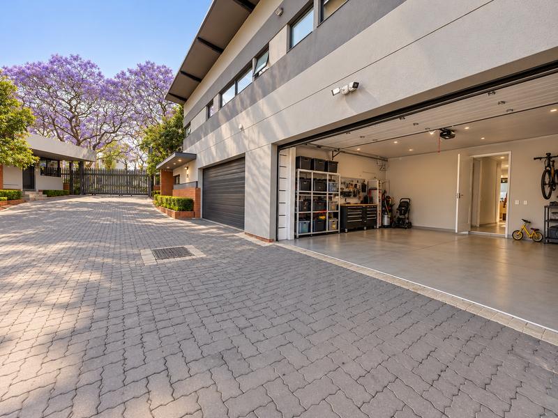 To Let 4 Bedroom Property for Rent in Waterkloof Ridge Gauteng