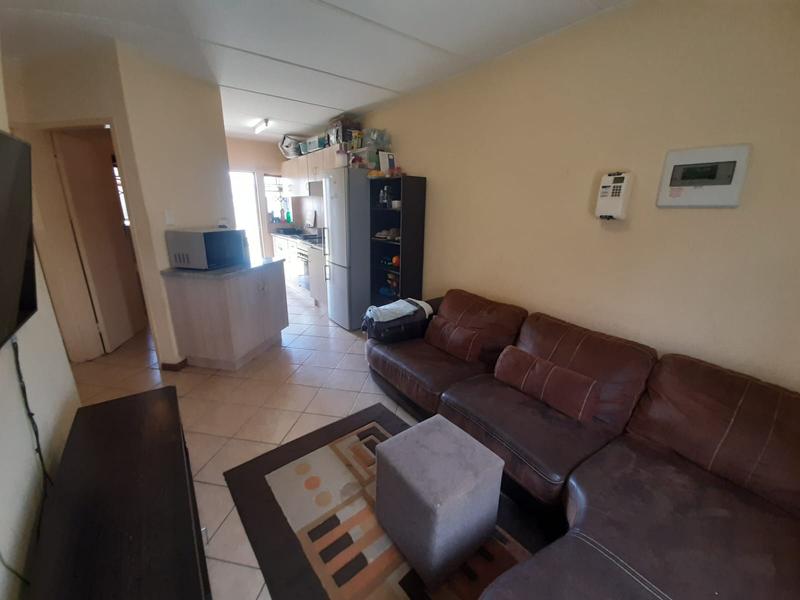 To Let 2 Bedroom Property for Rent in Olievenhoutbosch Gauteng