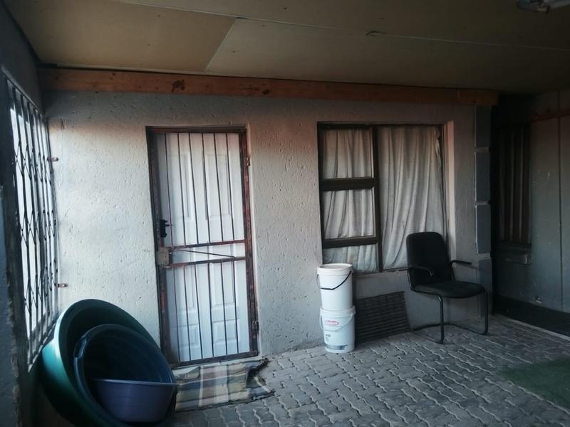 5 Bedroom Property for Sale in Olievenhoutbosch Gauteng