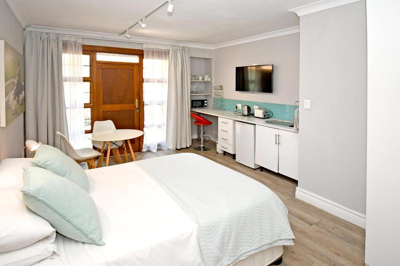 To Let 1 Bedroom Property for Rent in Parkmore Gauteng