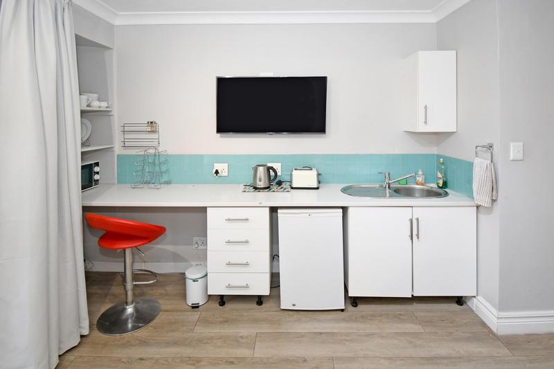 To Let 1 Bedroom Property for Rent in Parkmore Gauteng