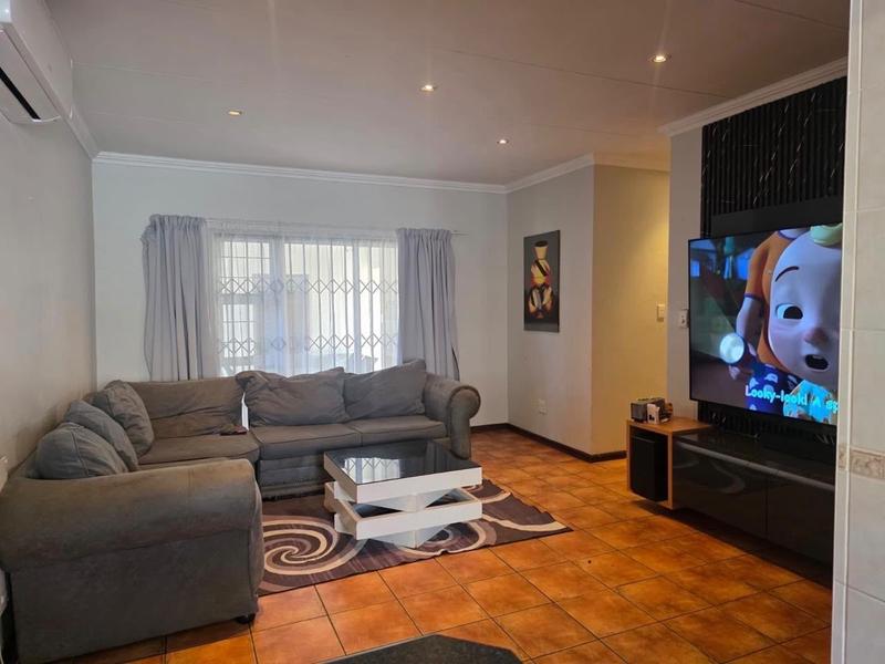 3 Bedroom Property for Sale in Magalieskruin Gauteng