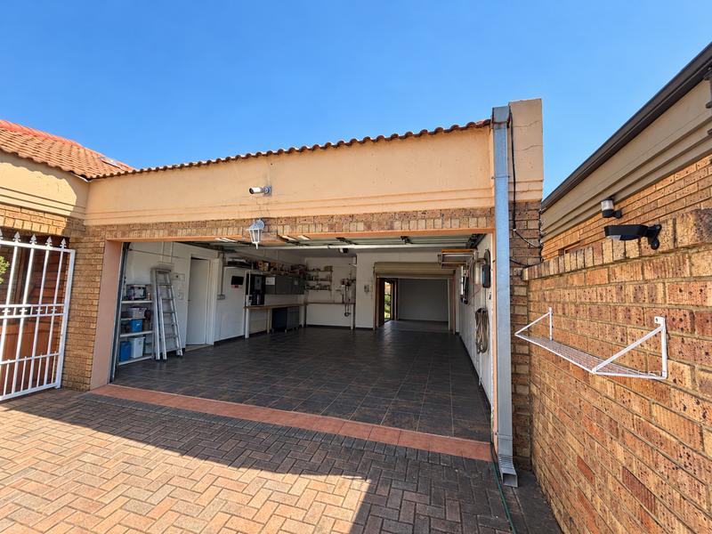 3 Bedroom Property for Sale in Kenleaf Gauteng