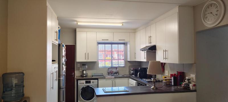 To Let 3 Bedroom Property for Rent in Farrarmere Gauteng