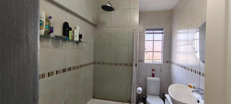 To Let 3 Bedroom Property for Rent in Farrarmere Gauteng