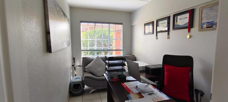 To Let 3 Bedroom Property for Rent in Farrarmere Gauteng